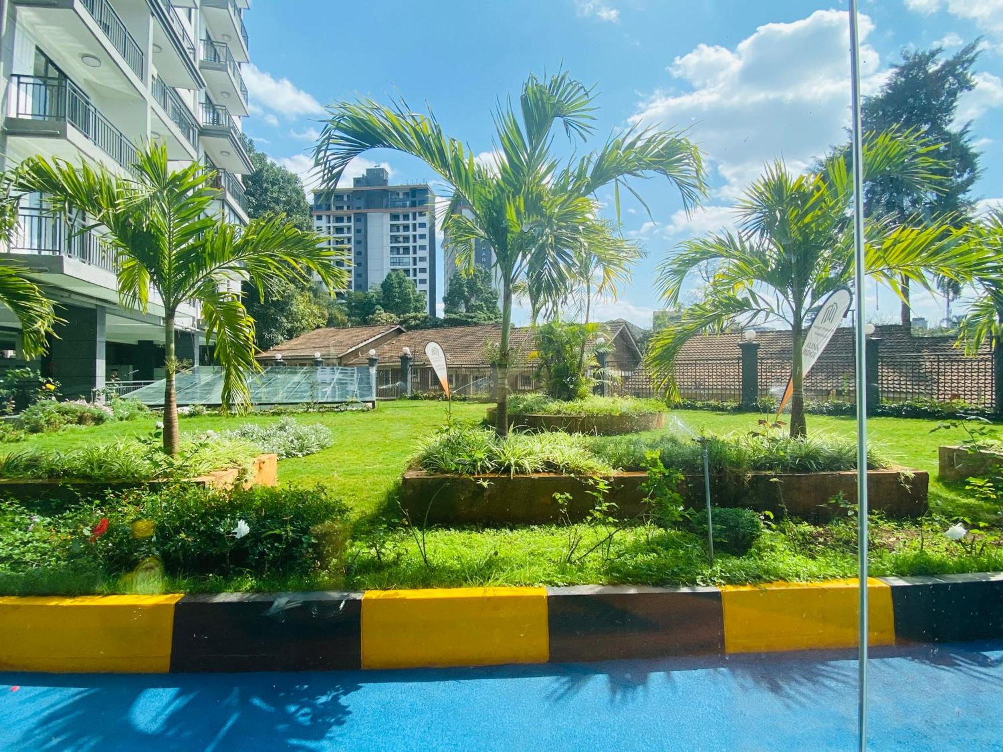 Apartment Premium Executive 3 Bedroom With Skyline Views *