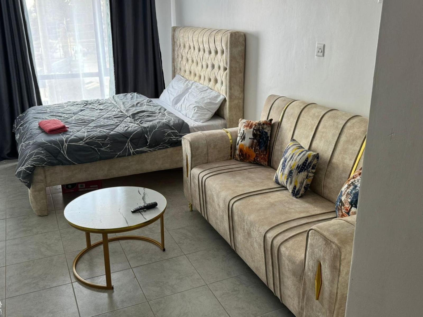 Embakasi Studio In Church Road 15mins Away From Jkia Bed & Breakfast