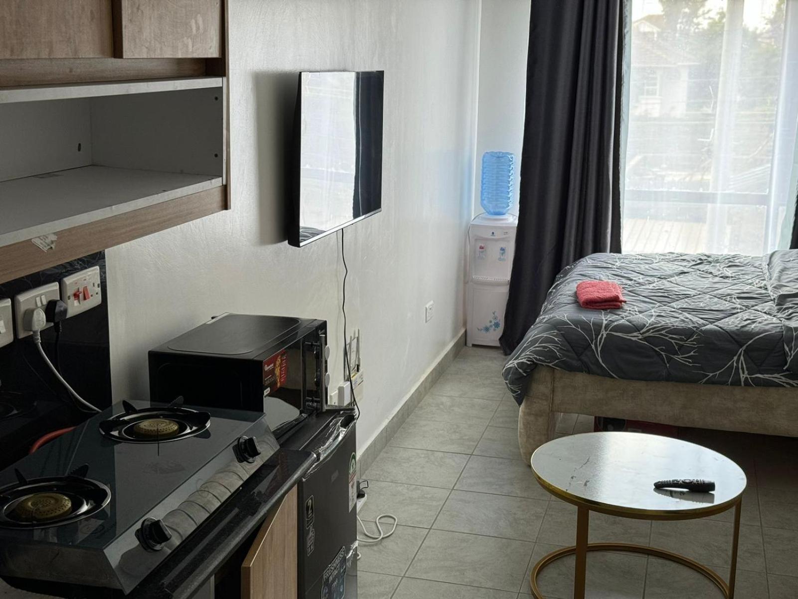 Embakasi Studio In Church Road 15mins Away From Jkia *