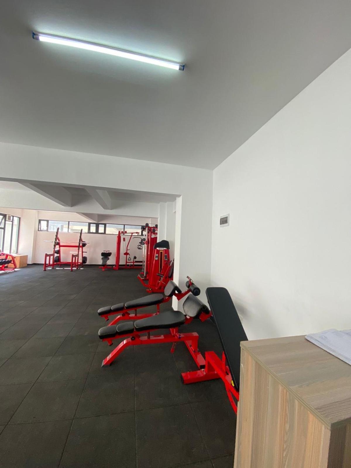 Apartment Elegant Spacious Two Bedroom Apartment-swimming Pool Included