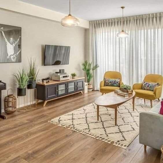 A Cozy And Elegant Apartment *