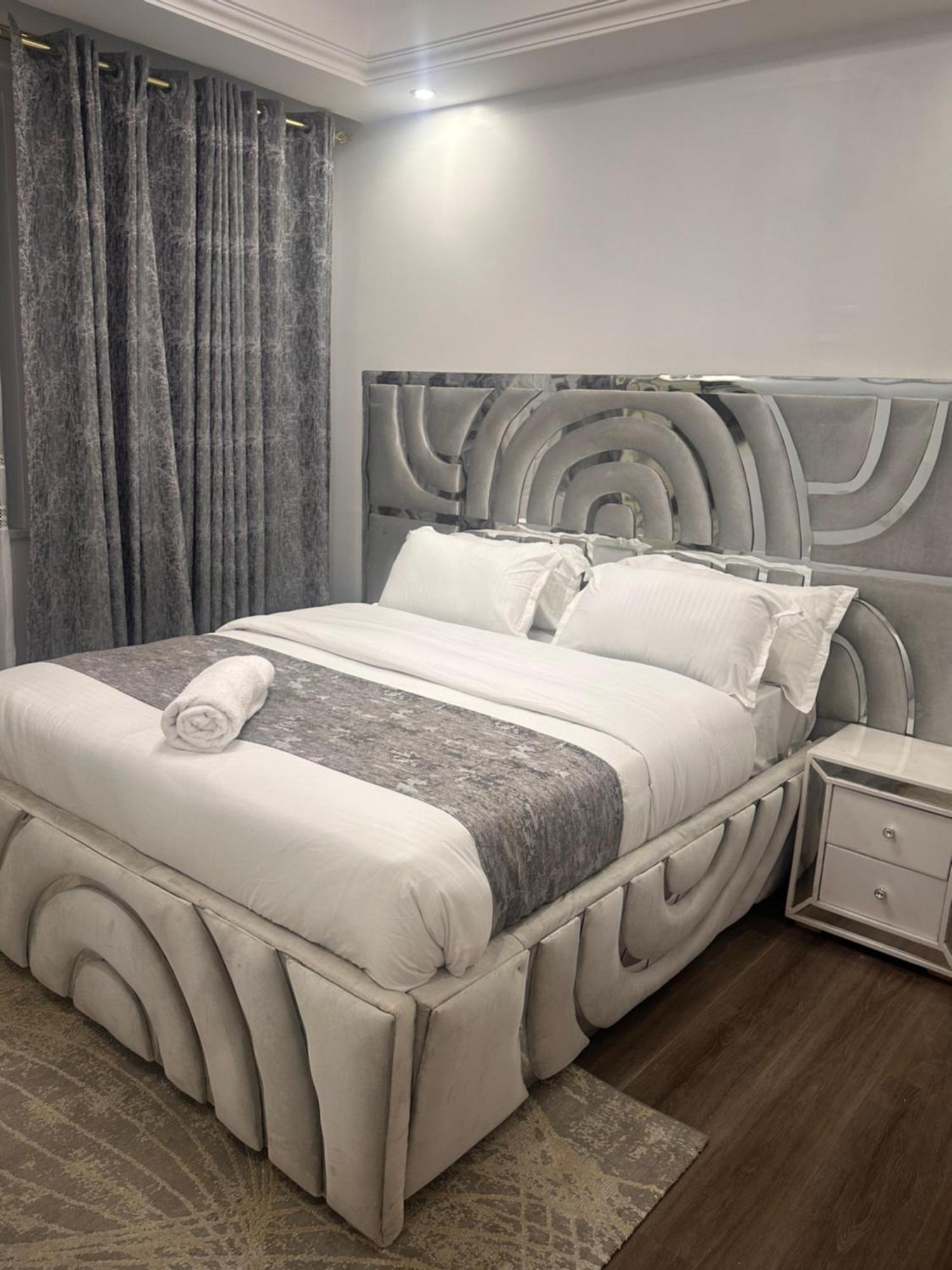 Hanans Luxury Homes *