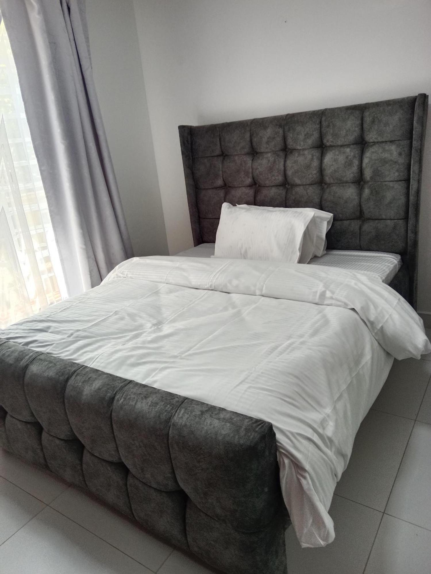 Royale Westlands Apartment *