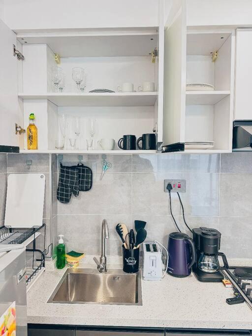 1 Bedroom Lavington Oasis Leisure Apartment *