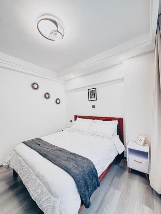 1 Bedroom Lavington Oasis Leisure *