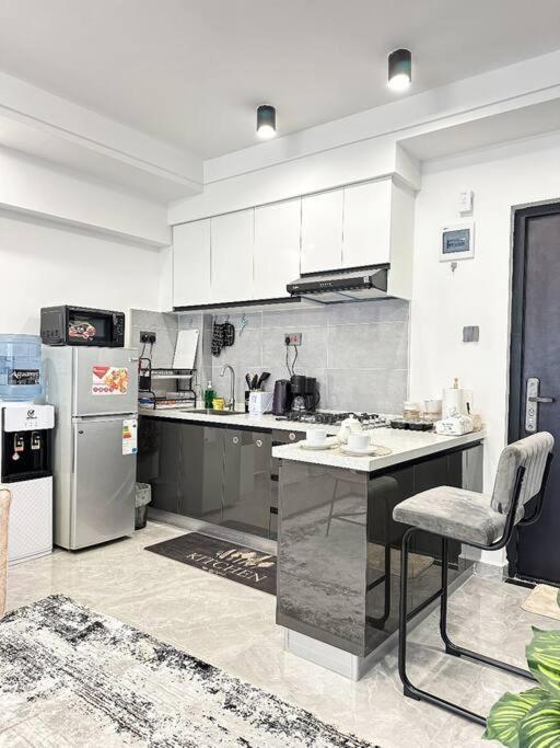 1 Bedroom Lavington Oasis Leisure Apartment *
