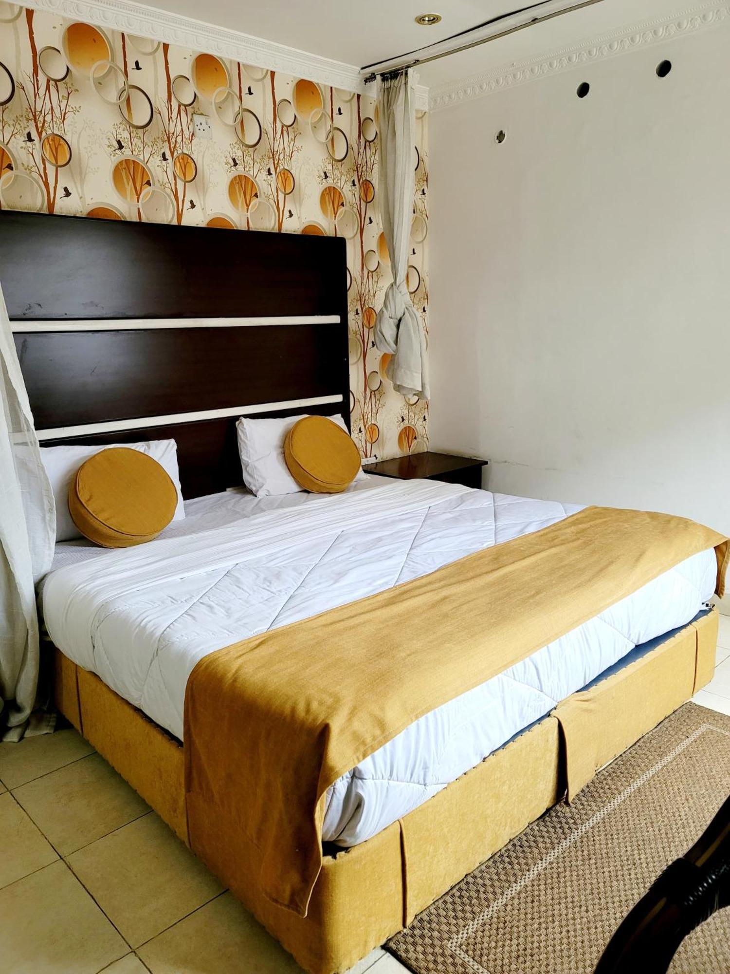 Glory Palace 3*