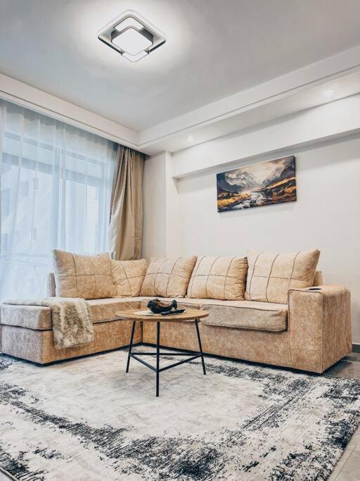 1 Bedroom Lavington Leisure