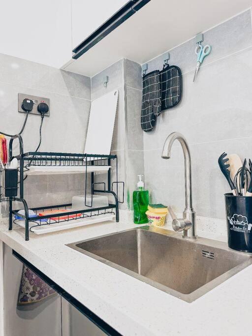 1 Bedroom Lavington Leisure Apartment *