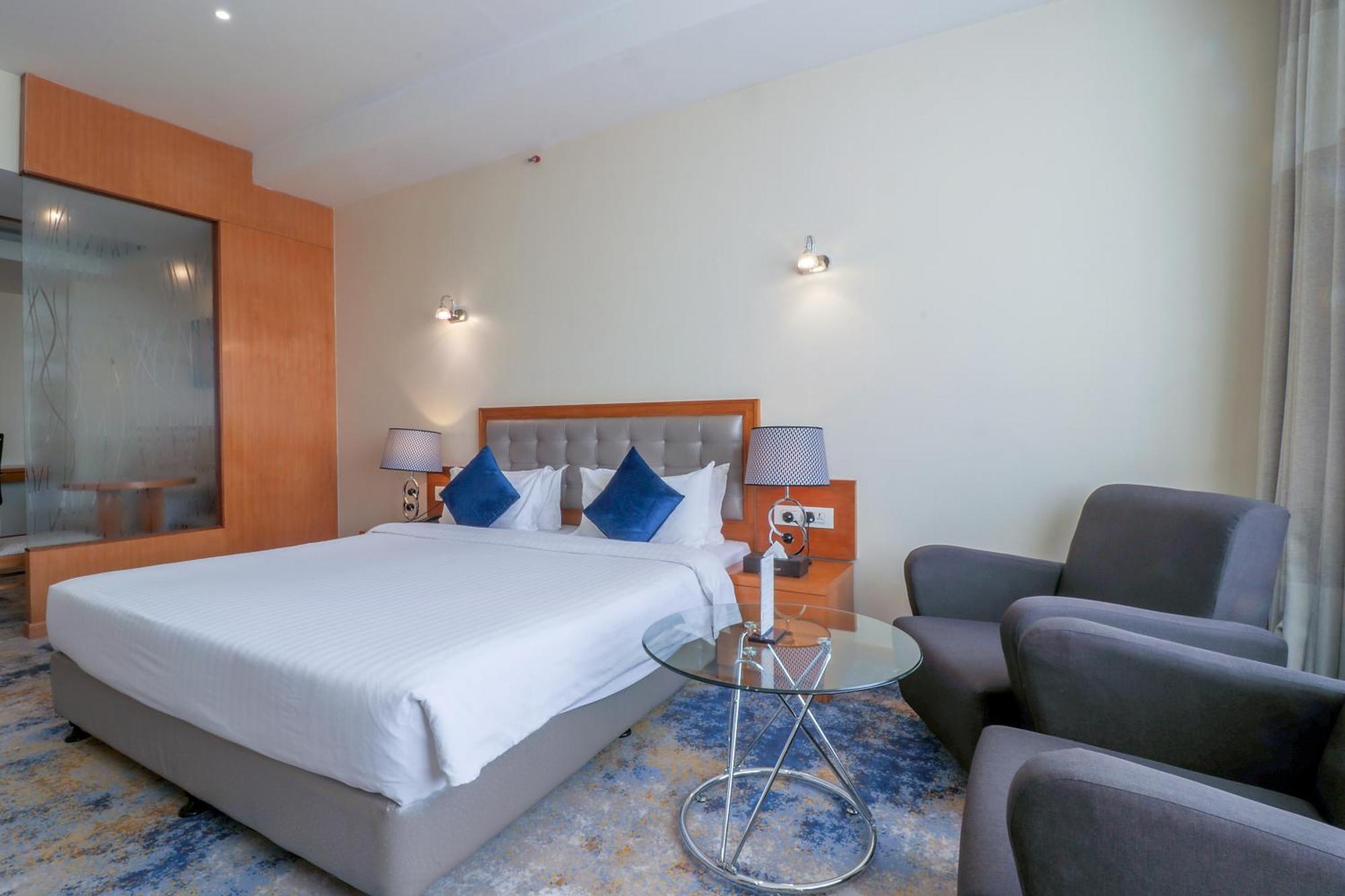 Golden Tulip Westlands 5*