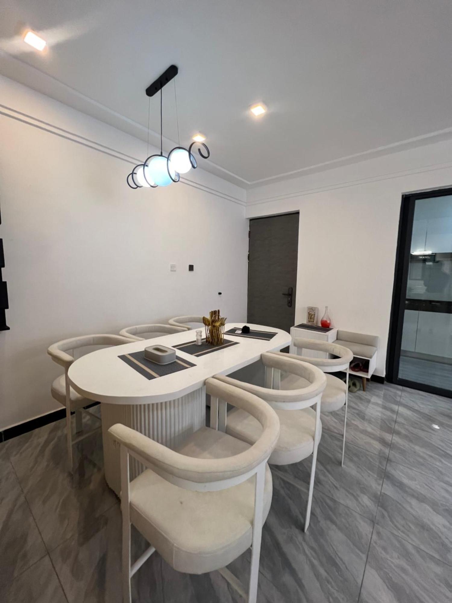 Elegant Spacious Two Bedroom Apartment-swimming Pool Included Nairobi