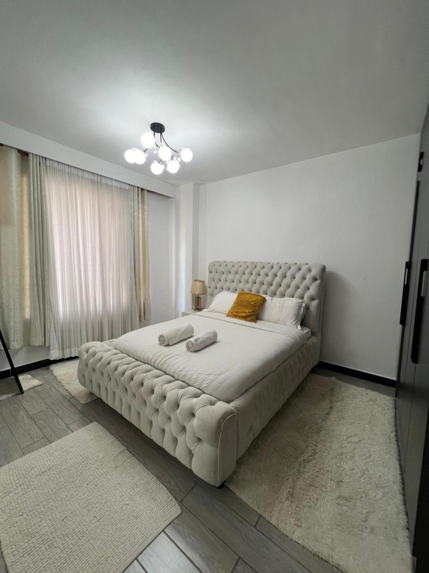 Elegant Spacious Two Bedroom Apartment-swimming Pool Included Apartment