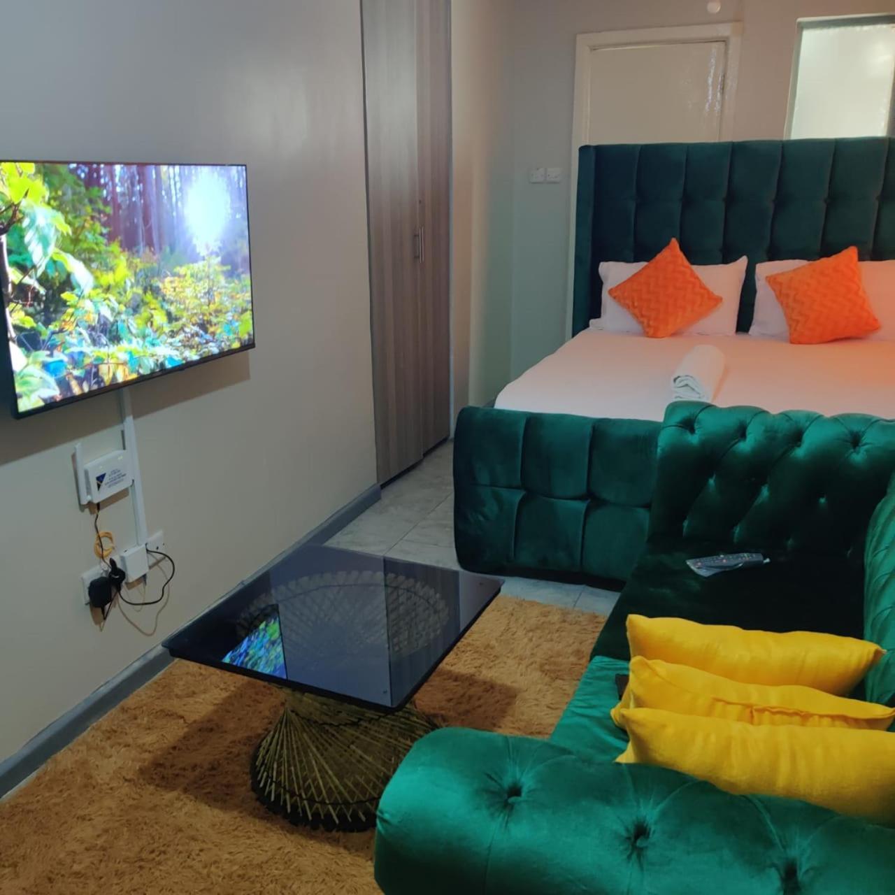 Bed & Breakfast Jessy Fedha Estate
