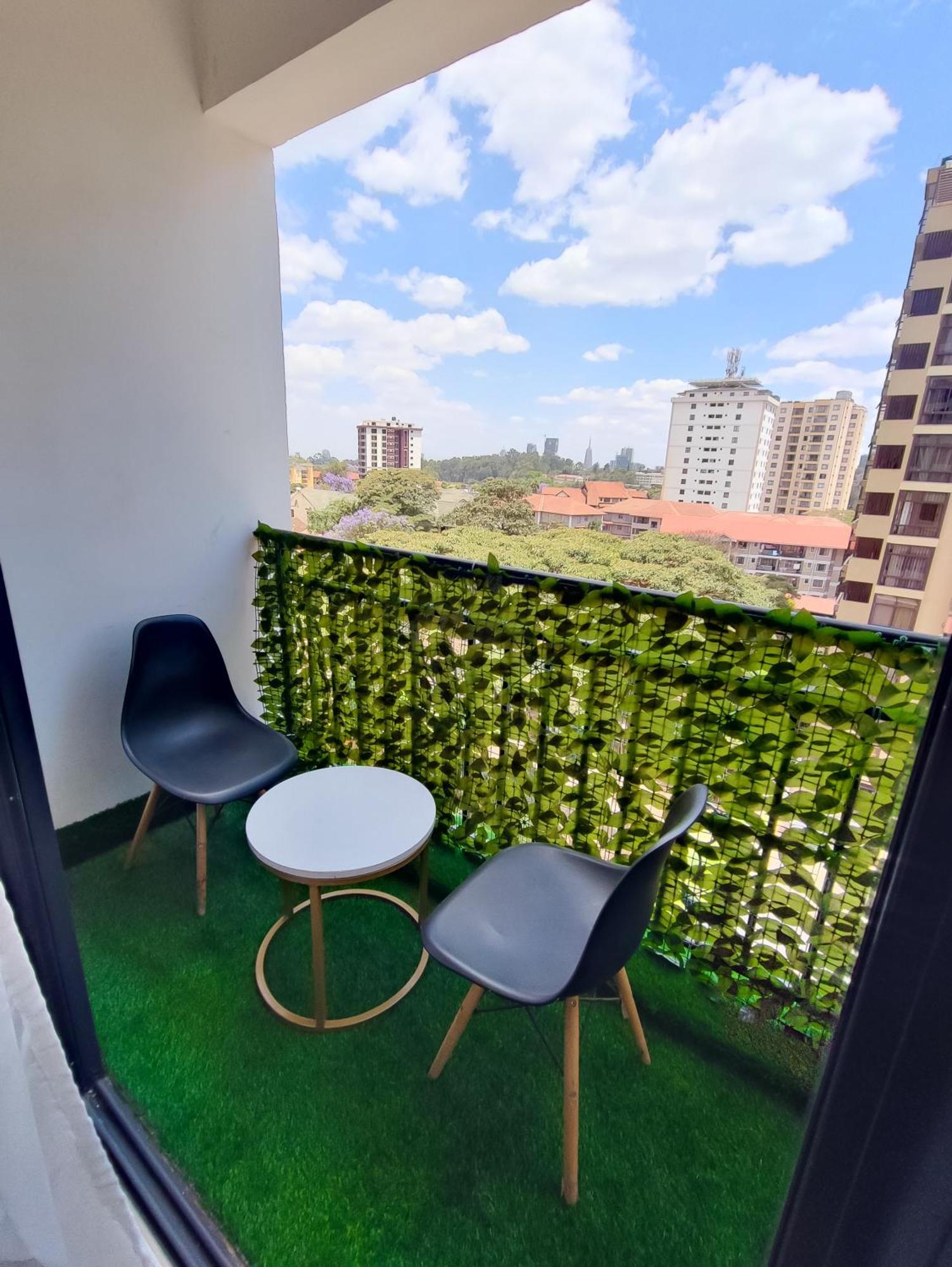 Apartment Modern 1 Bedroom With Heated Pool And Gym