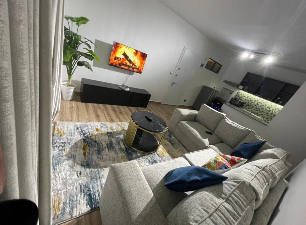 Apartment 2 Bedroom In Tatu *