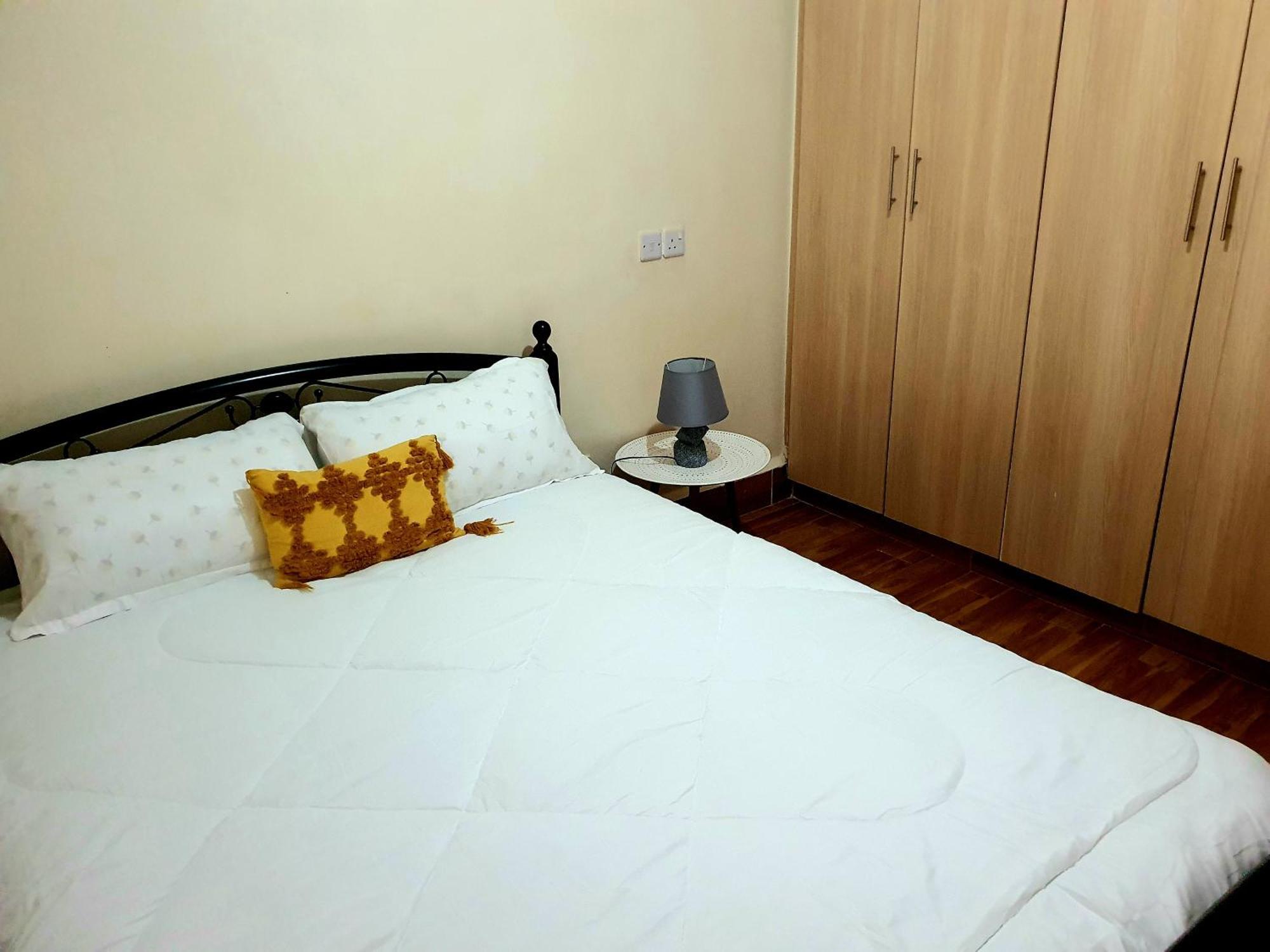 Rosslyn Hill One Bedroom Apartment *