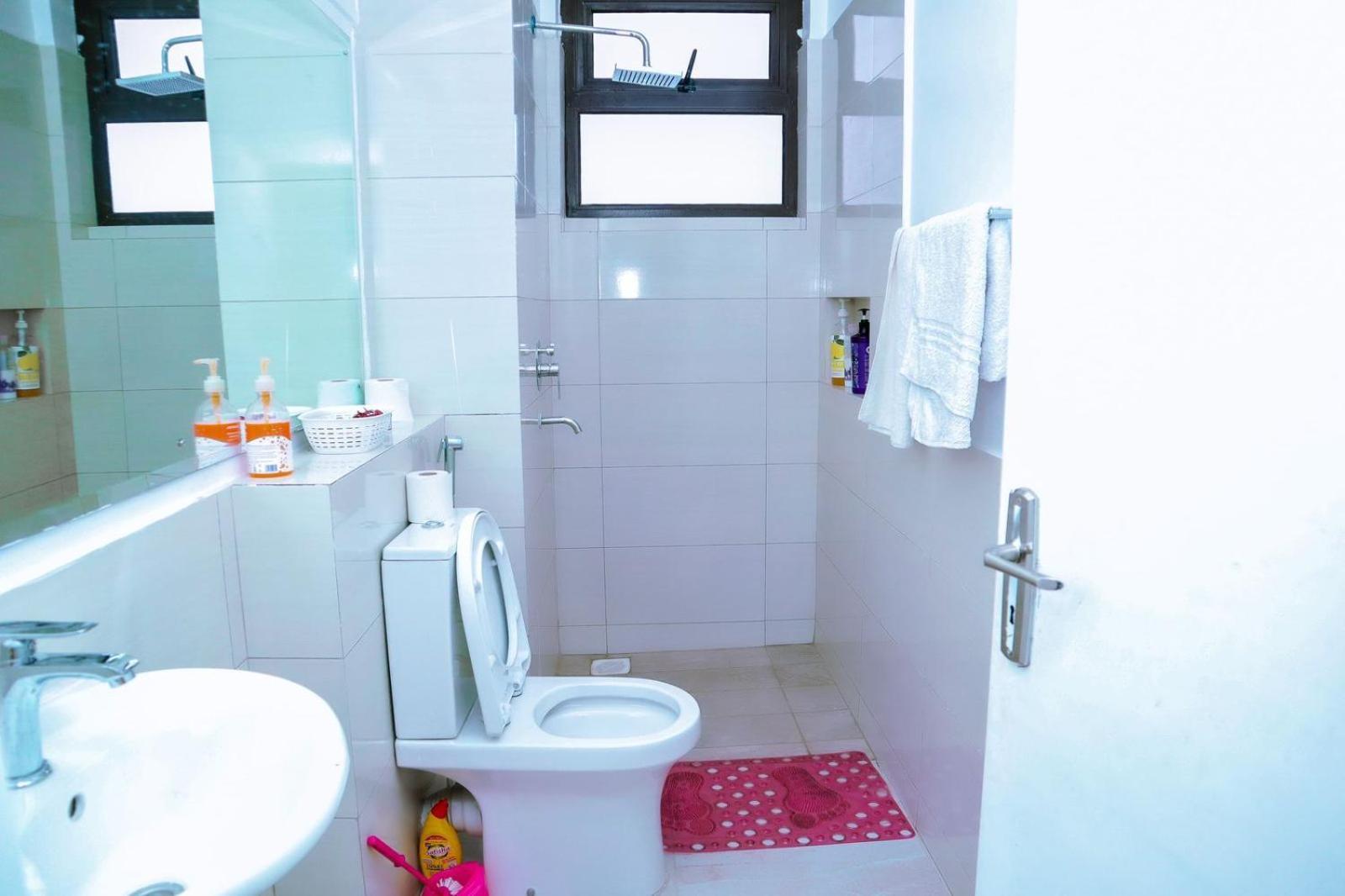 Apartment Lorrah's Furnished Apartments, Enkang *