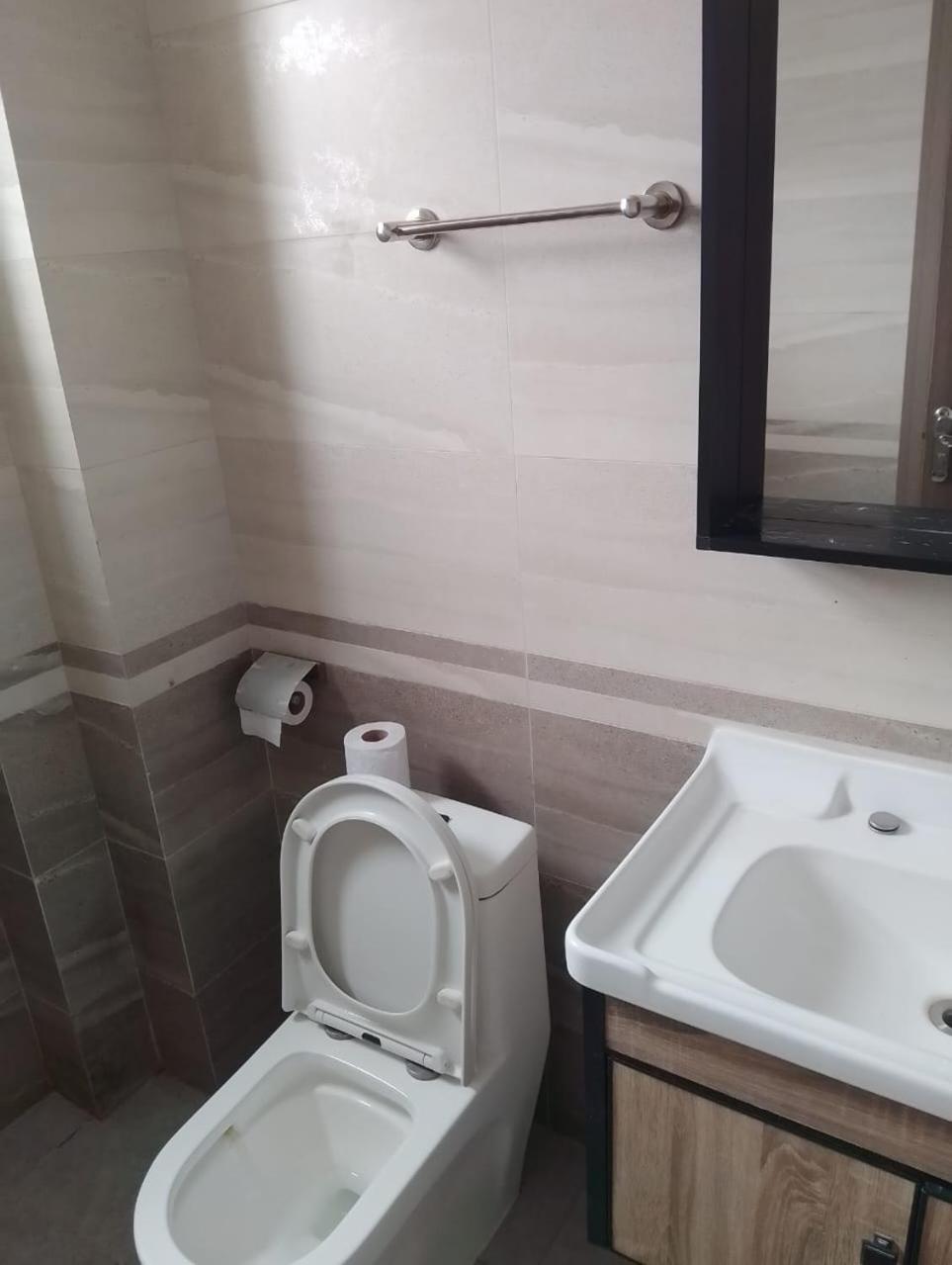 Pretty 2 Bedroom At Vesta Garden Apartment *