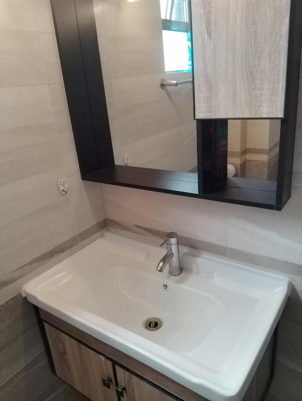 Pretty 2 Bedroom At Vesta Garden