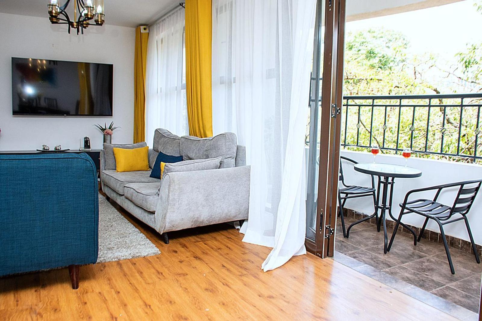 Riverside Luxe Loft Apartment