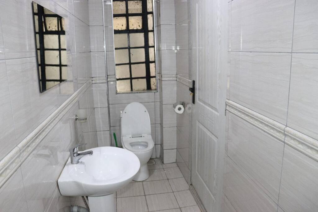 Apartment Luxury 3 Bedroom At Kamakis Green Spot Gardens *