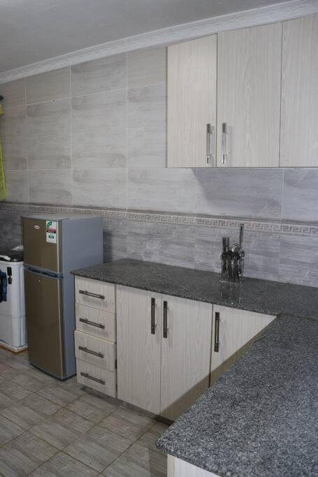 Luxury 3 Bedroom At Kamakis Green Spot Gardens Apartment *