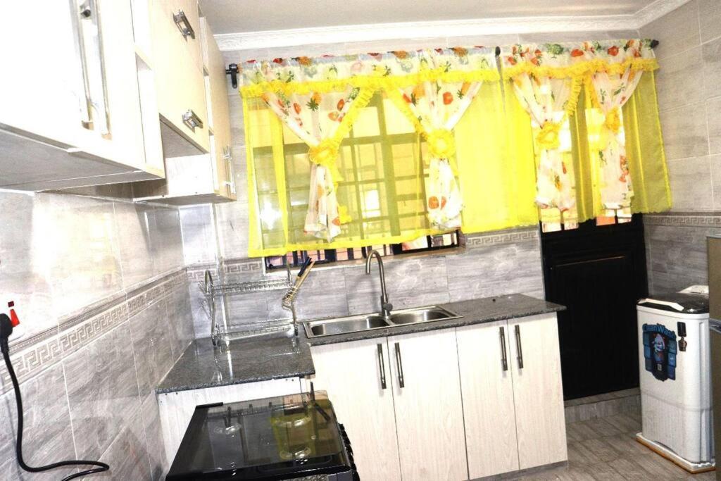 Luxury 3 Bedroom At Kamakis Green Spot Gardens Apartment