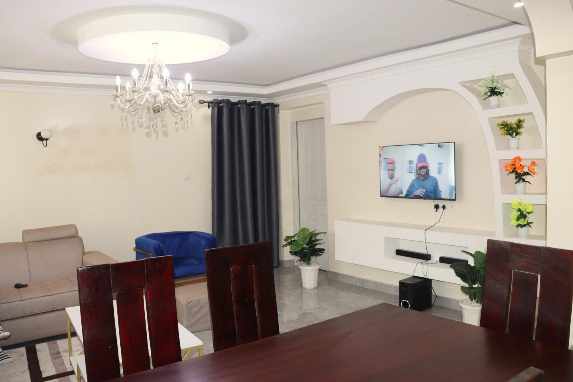 Apartment Luxury 3 Bedroom At Kamakis Green Spot Gardens