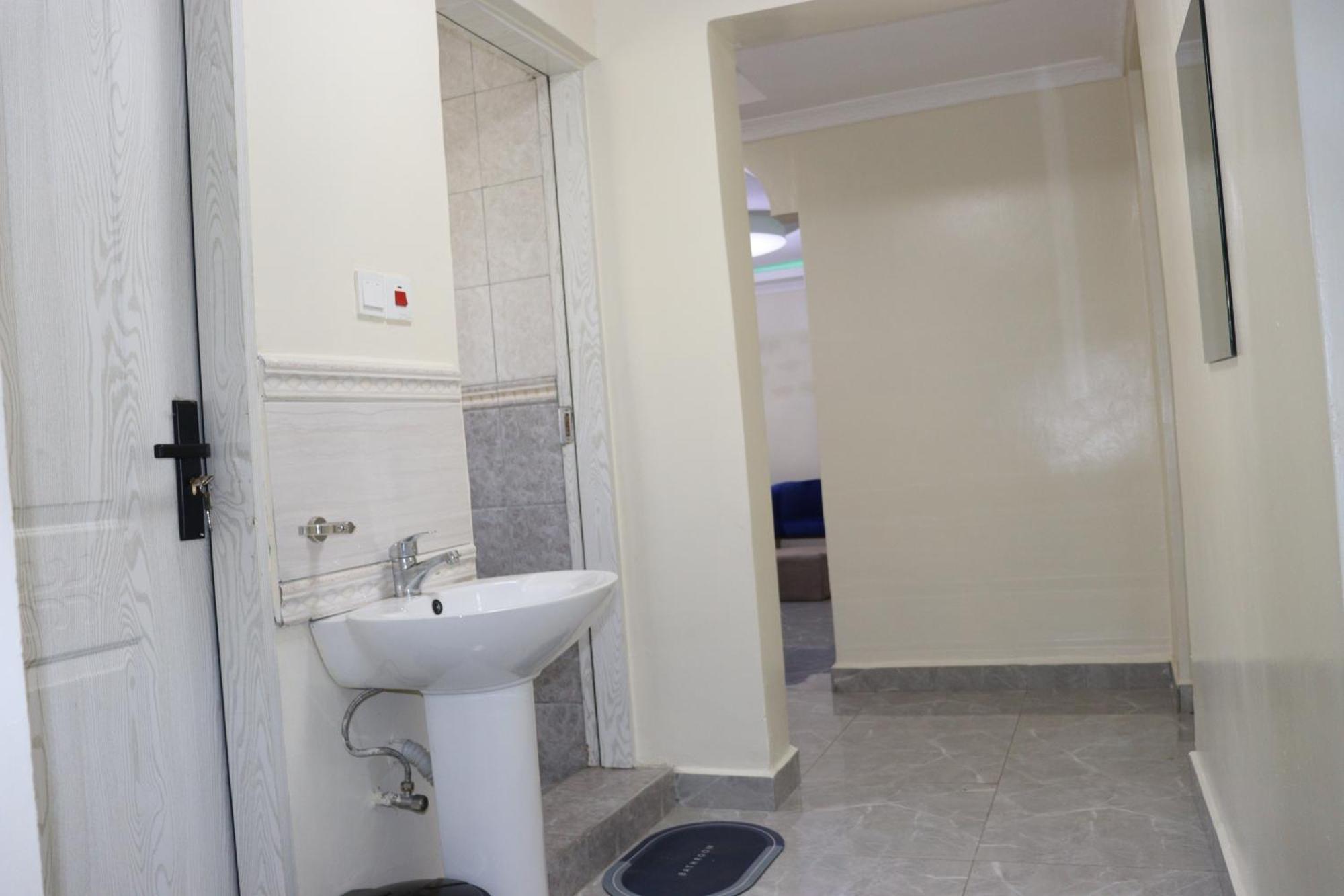 Luxury 3 Bedroom At Kamakis Green Spot Gardens *