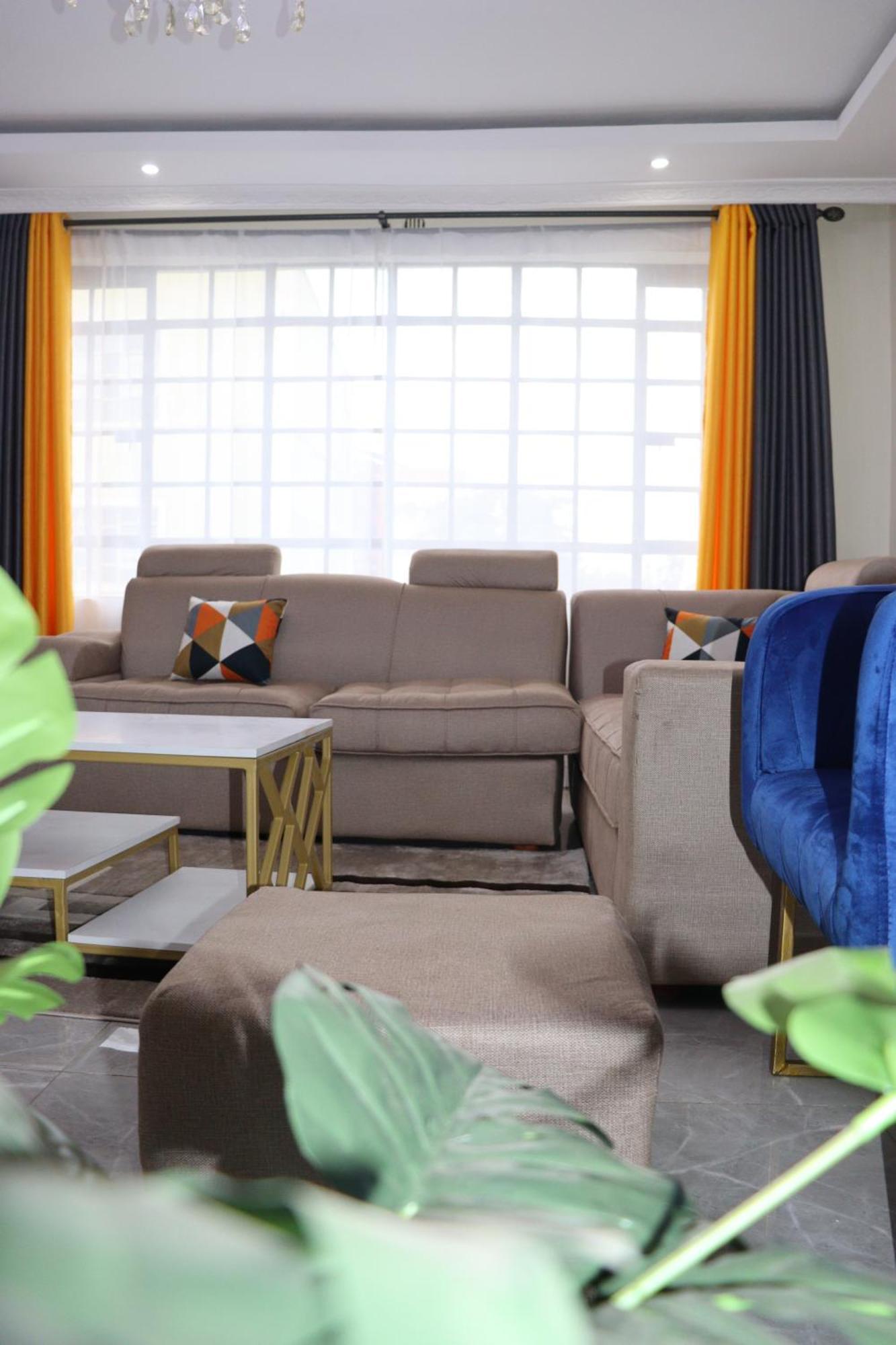 Apartment Luxury 3 Bedroom At Kamakis Green Spot Gardens *