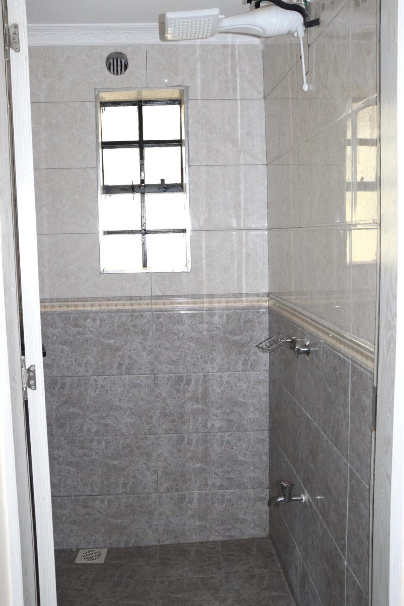 Apartment Luxury 3 Bedroom At Kamakis Green Spot Gardens
