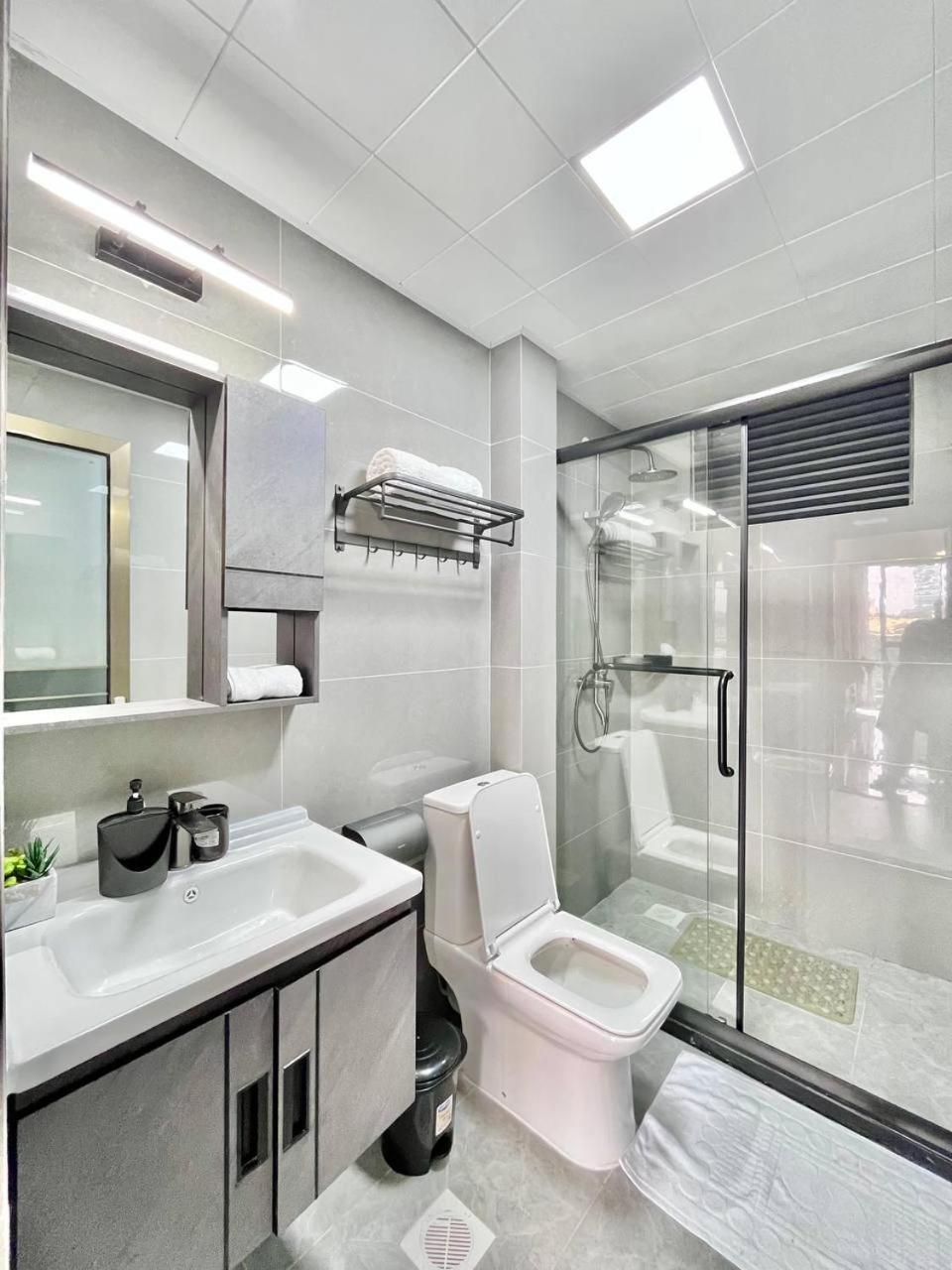 Winchester Gardens Apartment *