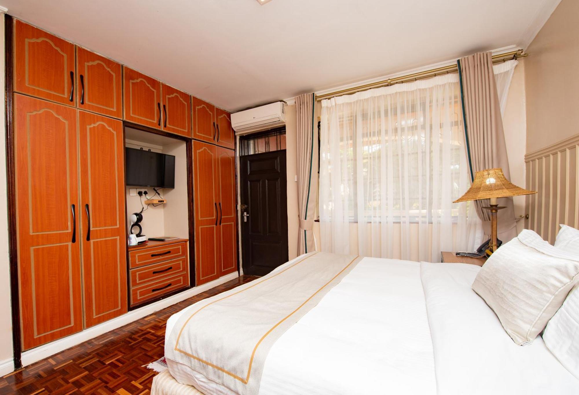 Cozy Stead * Nairobi