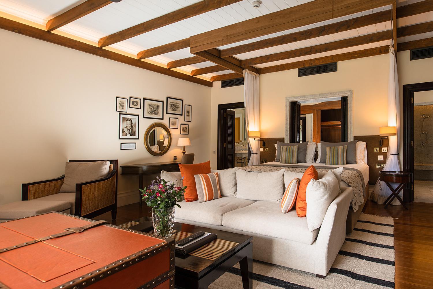 Hemingways Hotel 3*