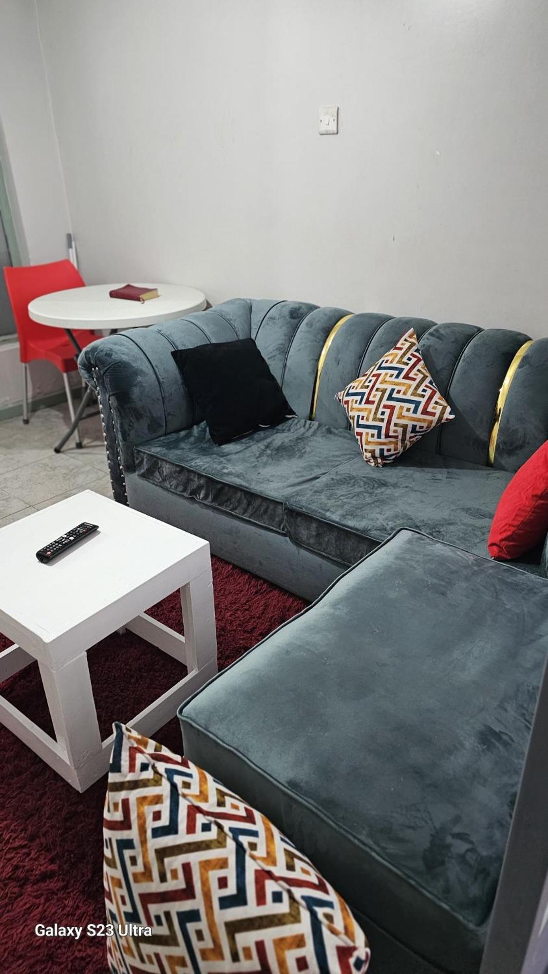 Pazoori Furnished And 1 Bedroom *