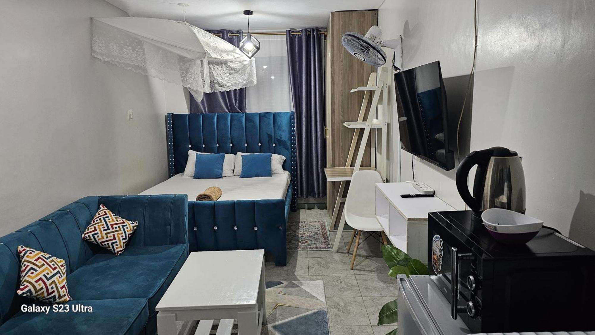 Pazoori Furnished And 1 Bedroom Apartment *