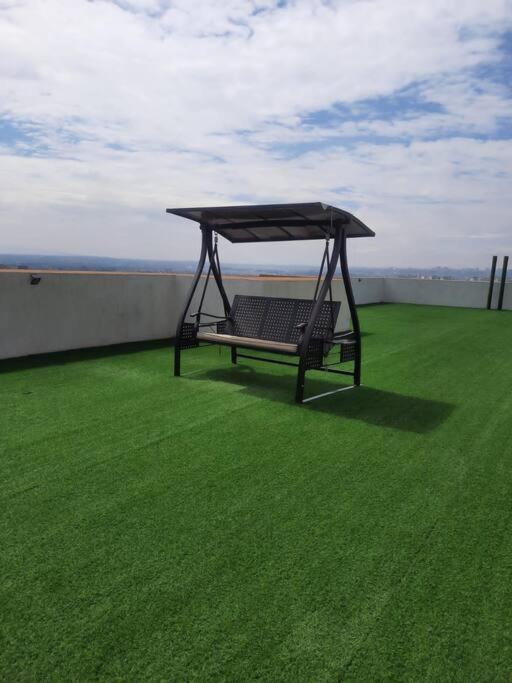 Enzi Heights Luxurious 2 Bedroom Furnished And Serviced With A Pool,gym And Playground *