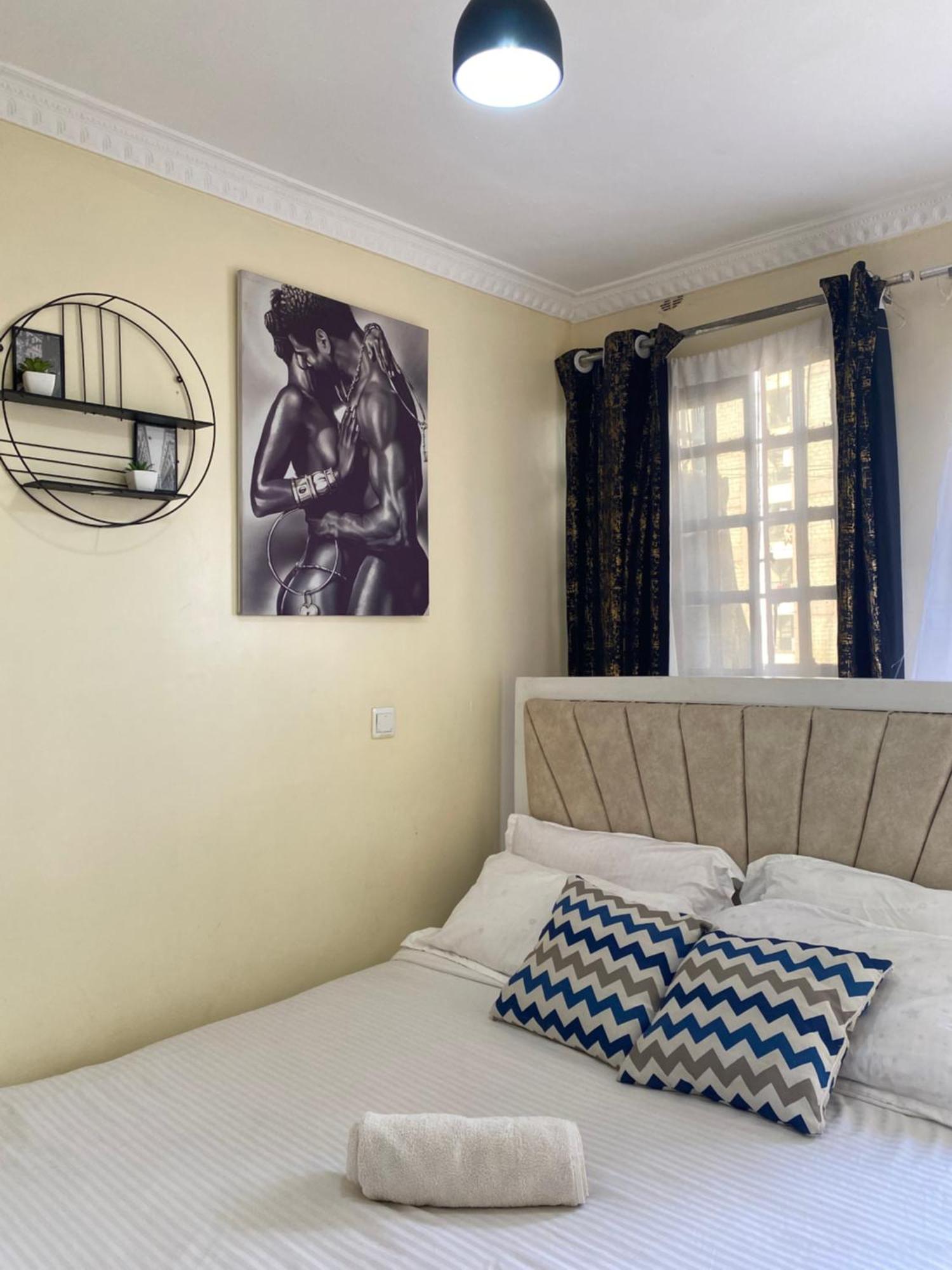 Cozy And Modern 2 Bedroom Mirema