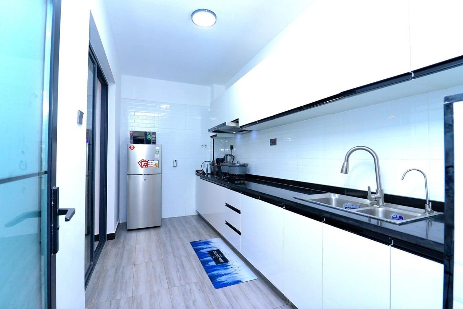 Elegant Luxurious Three Bedroom With Heated Swimming Pool Well Equipped Gym Ample Parking Space And Children Playing Ground And A Relaxing Rooftop With And Amazing Scenic Views Nairobi