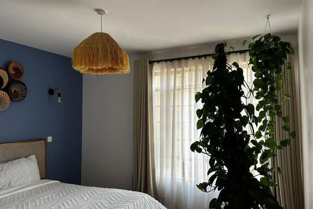 Rorot Lush 2 Bdrm Riverside Apartment