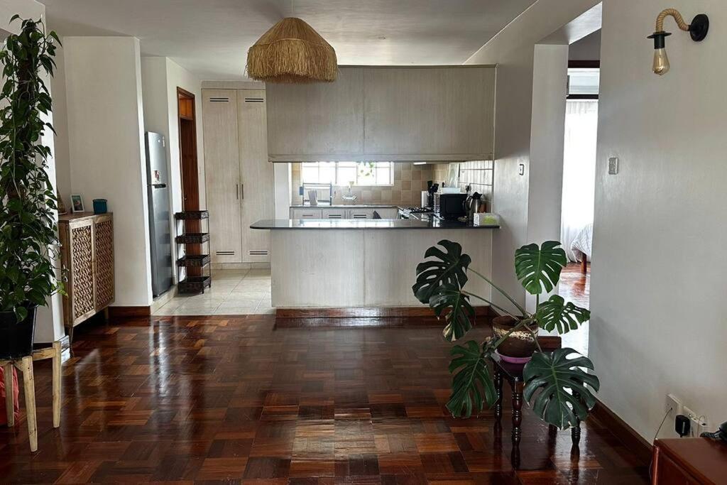 Rorot Lush 2 Bdrm Riverside