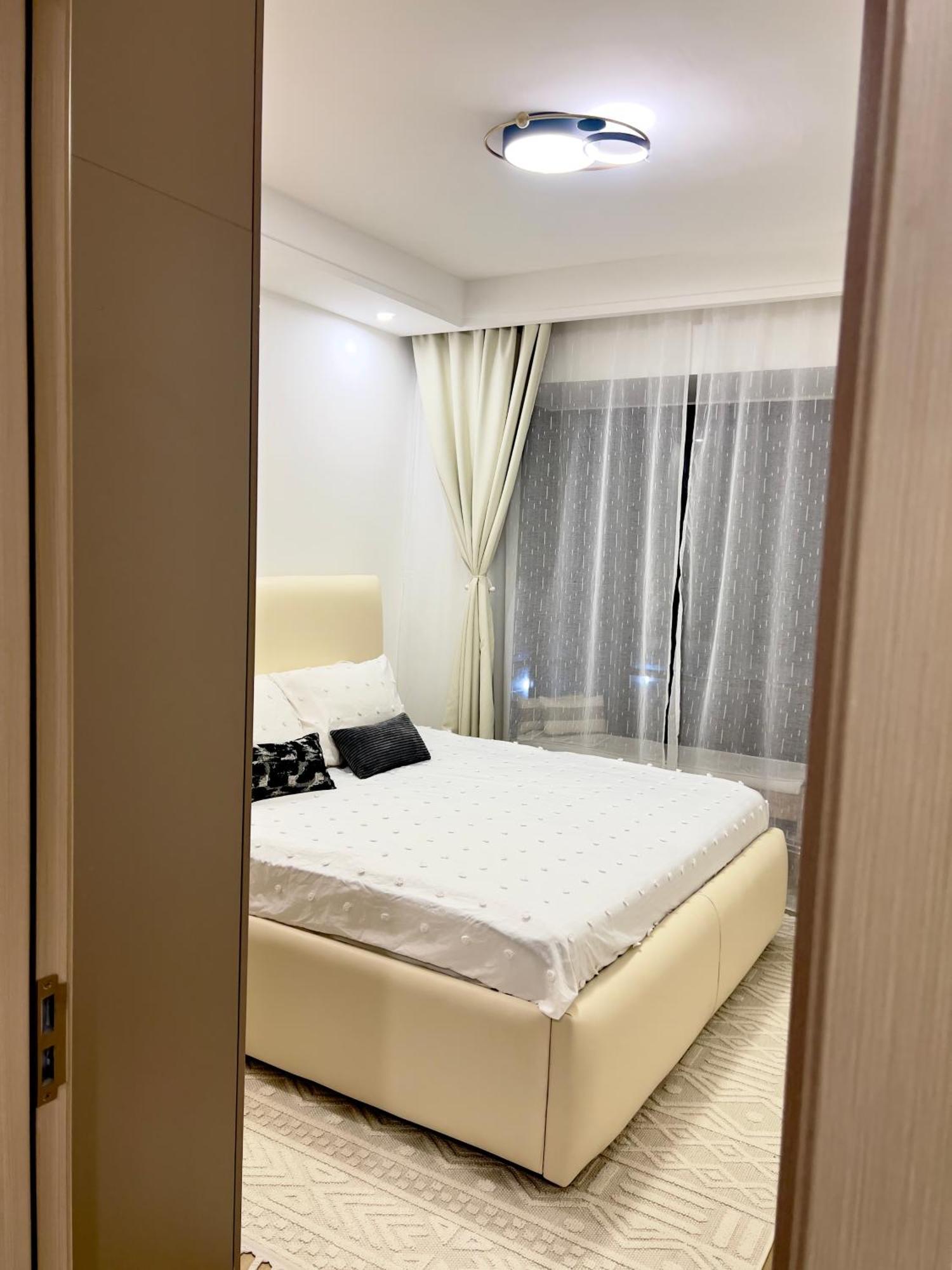 Ruyer One Bed Kileleshwa Swimming Pool * Nairobi