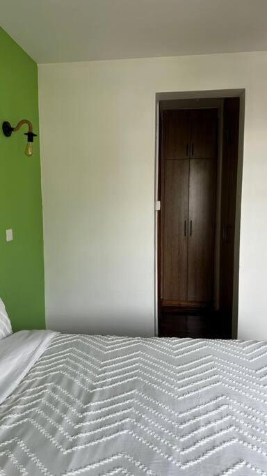 Rorot Lush 2 Bdrm Riverside Apartment