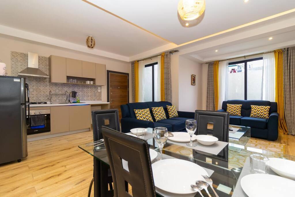 65-inch Tv, Westlands Apt, Rooftop Pool, Gym, Bbq Apartment
