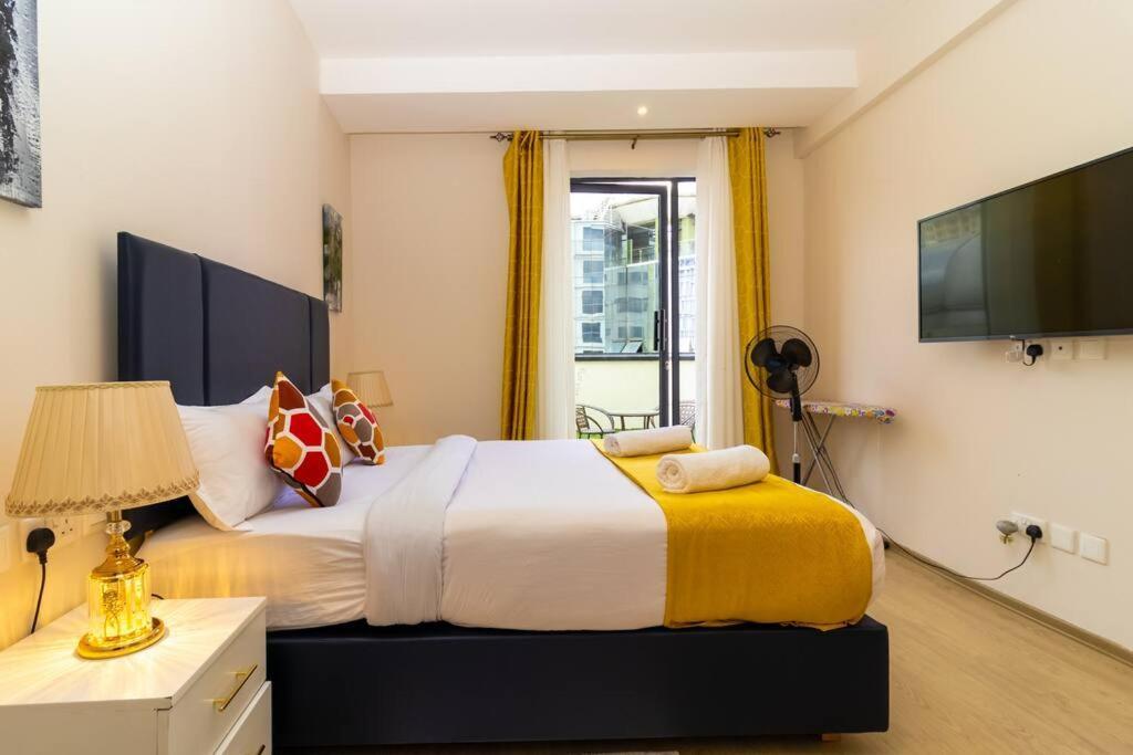 Apartment 65-inch Tv, Westlands Apt, Rooftop Pool, Gym, Bbq