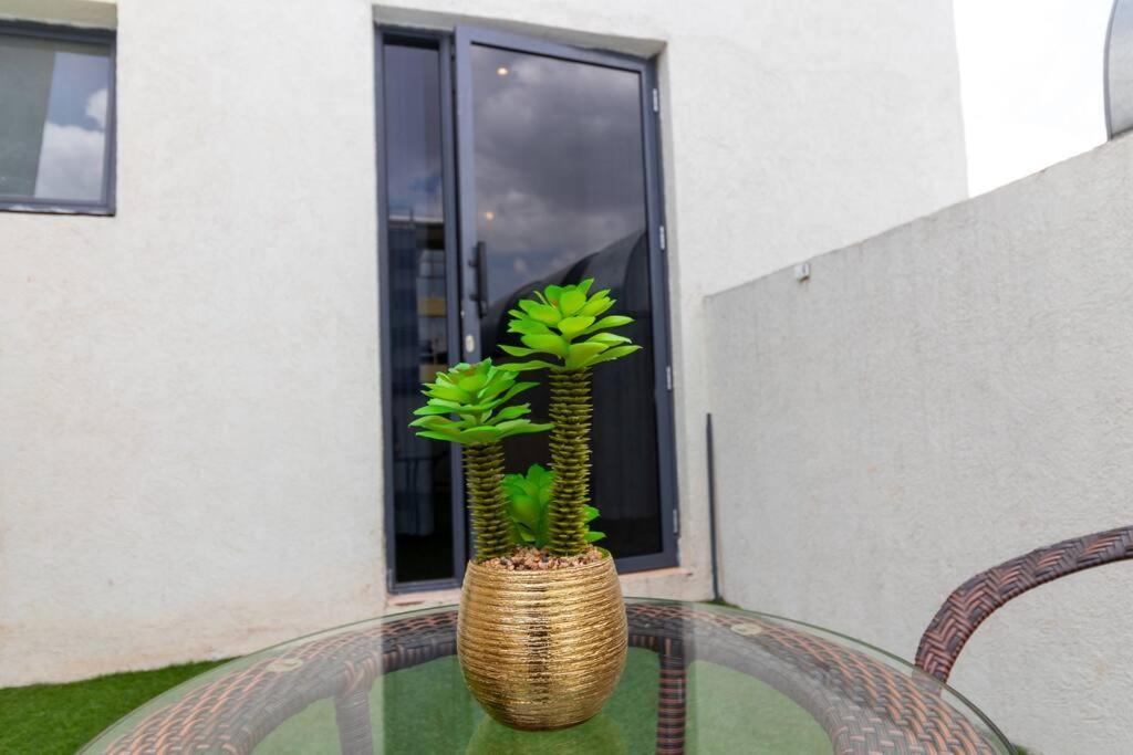 Apartment 65-inch Tv, Westlands Apt, Rooftop Pool, Gym, Bbq
