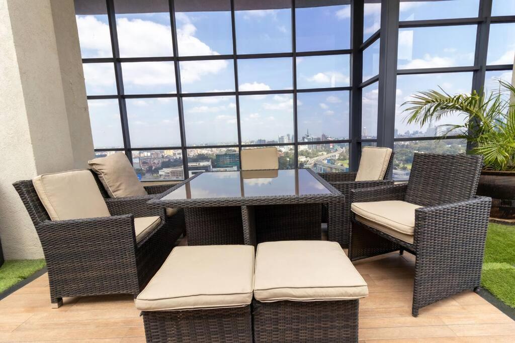 65-inch Tv, Westlands Apt, Rooftop Pool, Gym, Bbq Apartment Nairobi