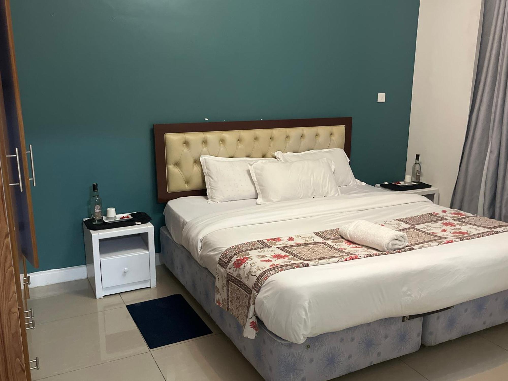 Tcr Residences At Kings Millennium- 3bdrm Apts, Ensuite, 7km To Jki Airport, 7km To Cbd * Nairobi