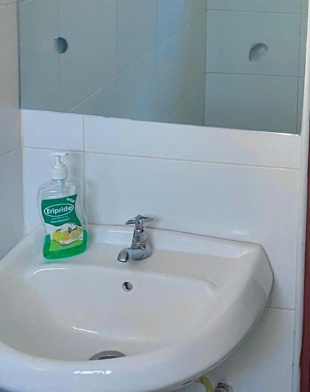 Zey's Cozy 1 Bedroom- Nairobi
