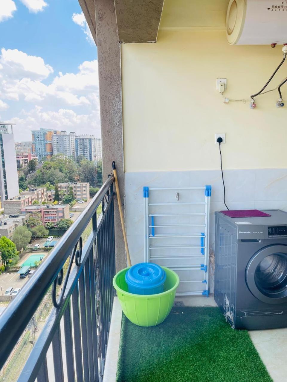 Kilimani Vacation One And Half Bedroom Netflix Near Yaya Centre